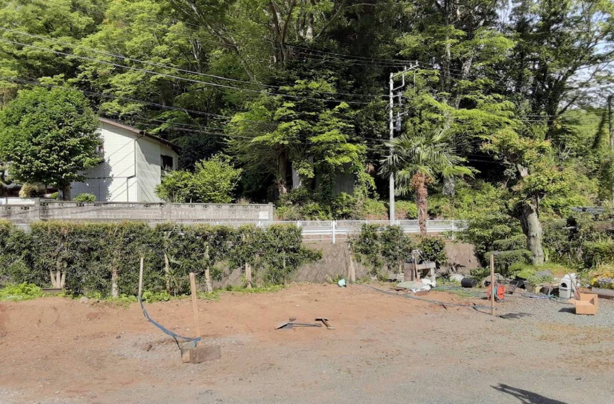 大成トーヨー住器のカーポート工事|ネスカR(ラウンドスタイル)|2台用|小田原市|ワイドタイプ|コストパフォーマンスの施工前の写真1