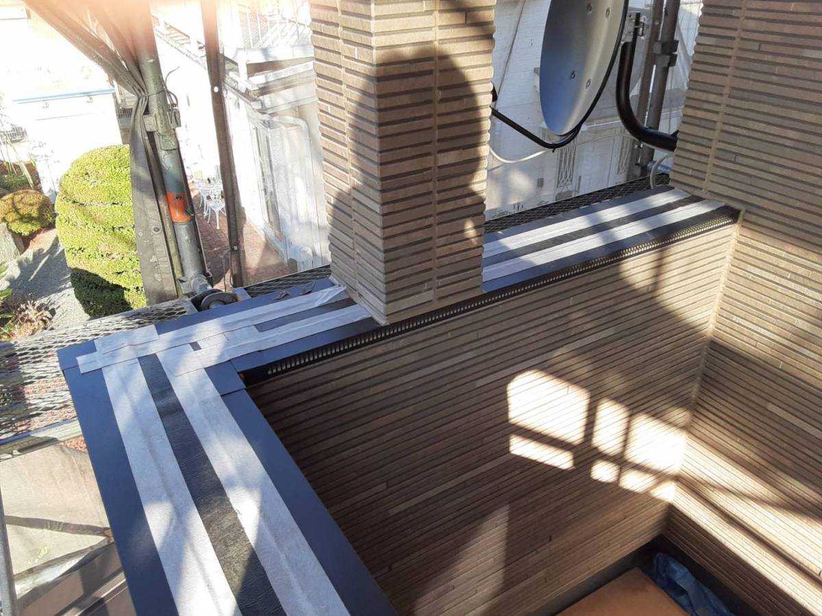 大成トーヨー住器のベランダ笠木工事|コーピング工事|ハンドラインⅢ|小田原市|の施工前の写真2
