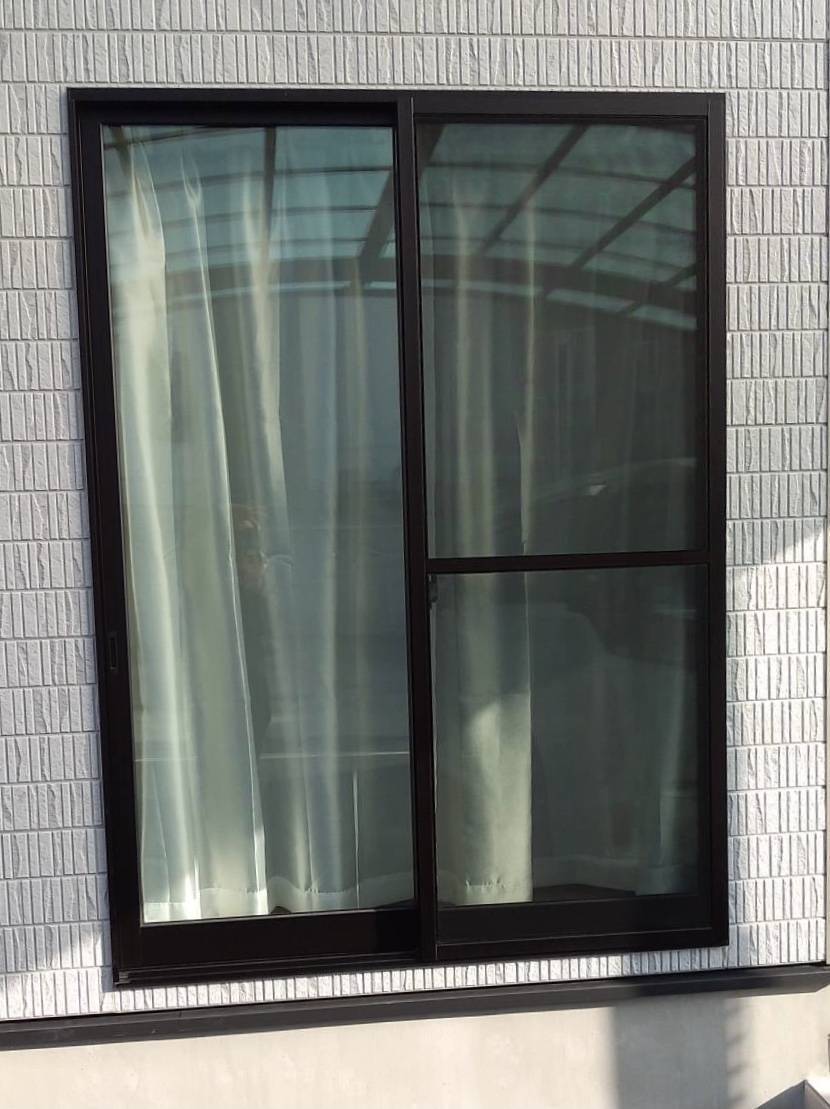 大成トーヨー住器のシャッター取付|リフォームシャッター|後付シャッター|防犯対策|小田原市|LIXIL|マド本舗の施工前の写真1