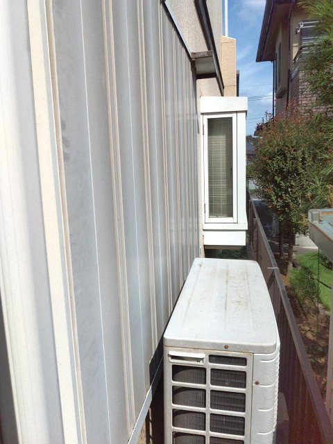 そうぶwindow&doorの【江戸川区】窓リフォーム アコーディオン雨戸から手動シャッターに交換工事②の施工前の写真1