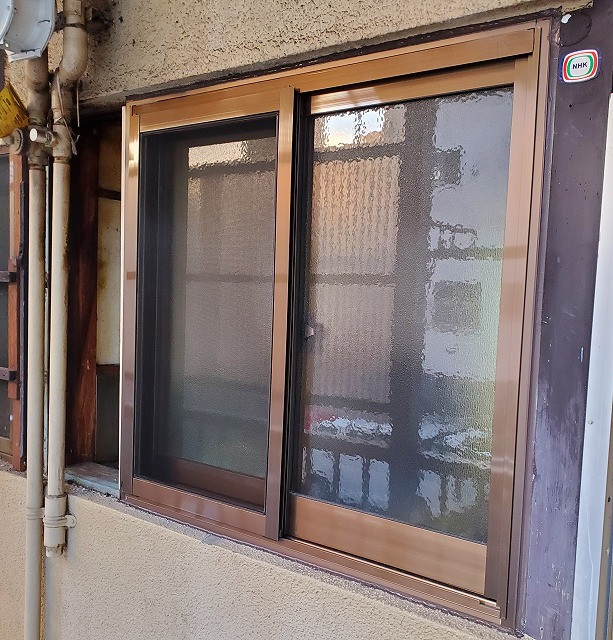 そうぶwindow&doorの【荒川区】窓リフォーム 木製サッシからアルミサッシへ交換の施工後の写真1