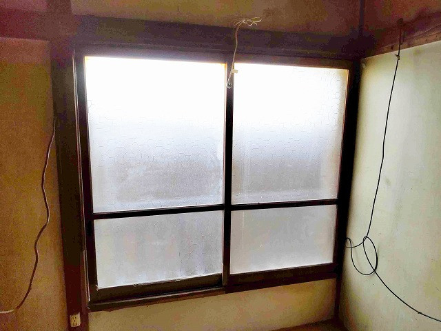 そうぶwindow&doorの【荒川区】窓リフォーム 木製サッシからアルミサッシへ交換の施工前の写真3