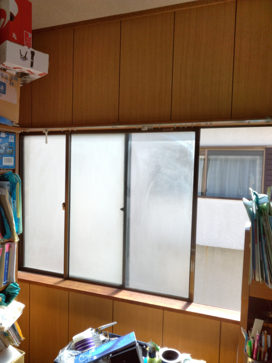 そうぶwindow&doorの【横浜市】先進的窓リノベ補助金(rebate):334,000円 内窓(インプラス)で結露対策の施工前の写真2