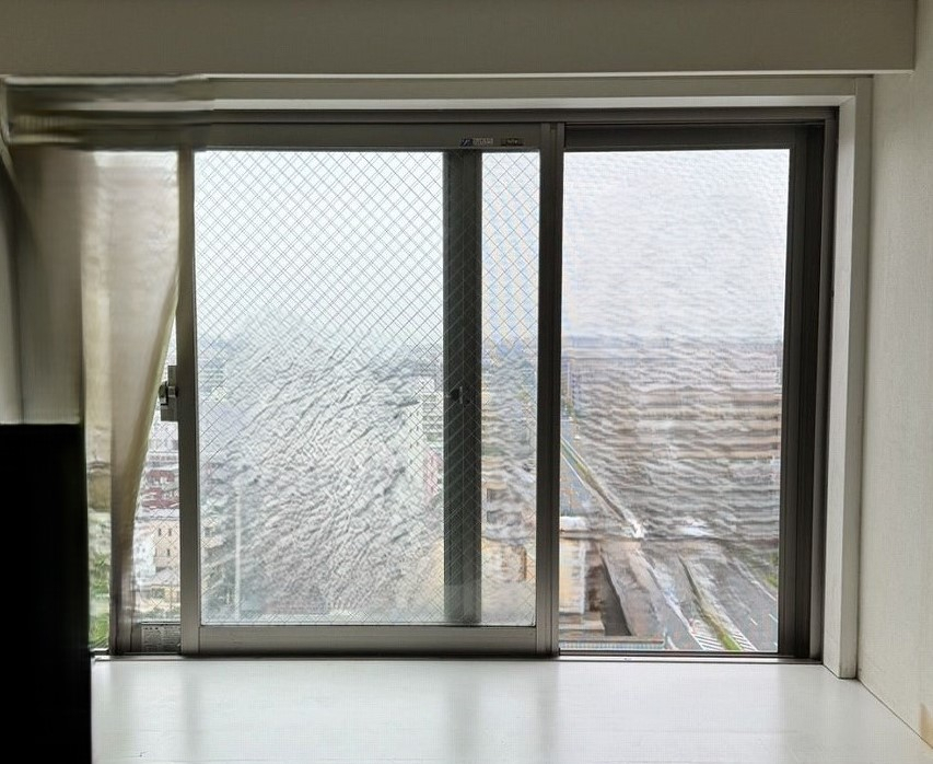 そうぶwindow&doorの【江戸川区】先進的窓リノベ補助金(rebate):116,000円 内窓(インプラス)取付工事の施工前の写真1