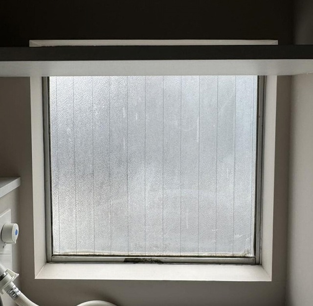 そうぶwindow&doorの【世田谷区】先進的窓リノベ補助金(subsidy):150,000円 内窓(インプラス)取付工事の施工前の写真2