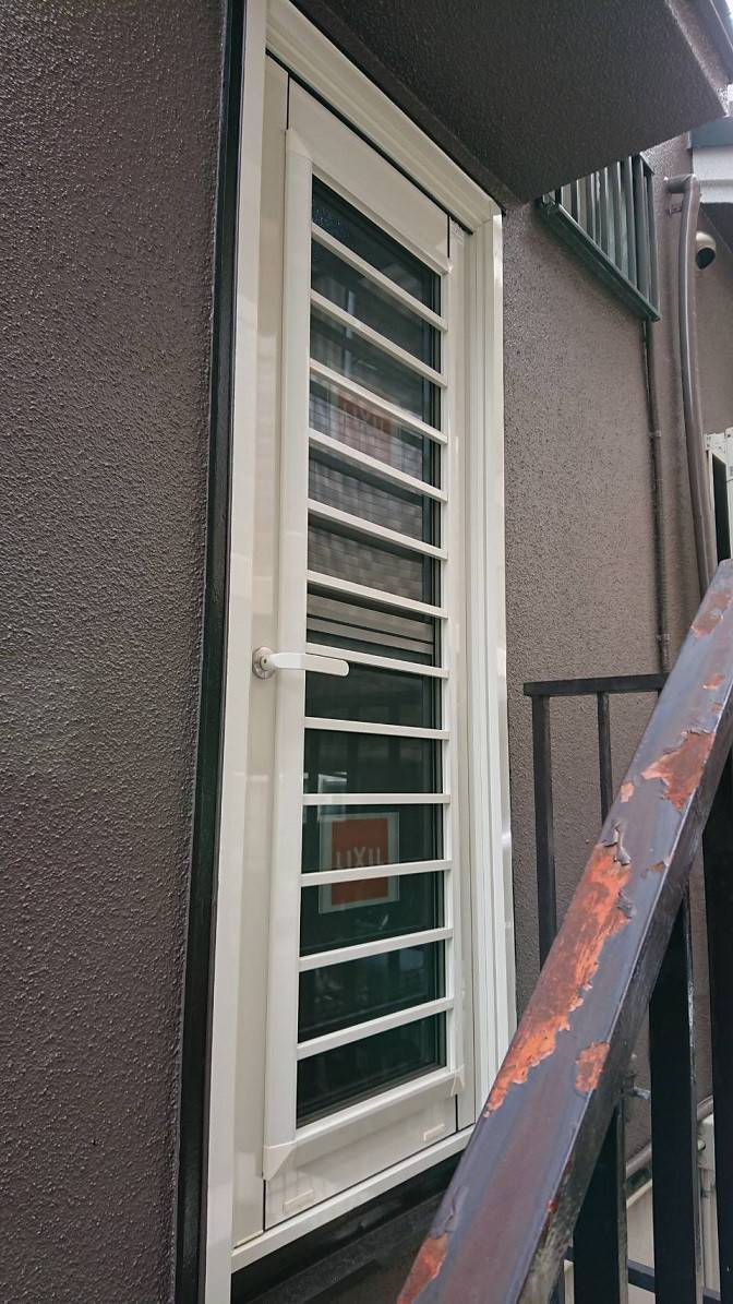 バンダイトーヨー住器の1dayリフォーム『LIXIL/リシェント勝手口ドア』工事!の施工後の写真1