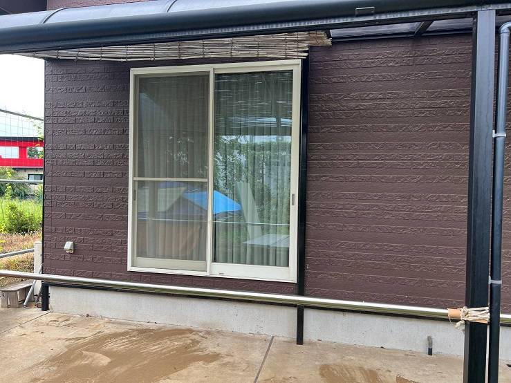 バンダイトーヨー住器の窓リフォーム【雨戸一筋】工事!の施工前の写真2