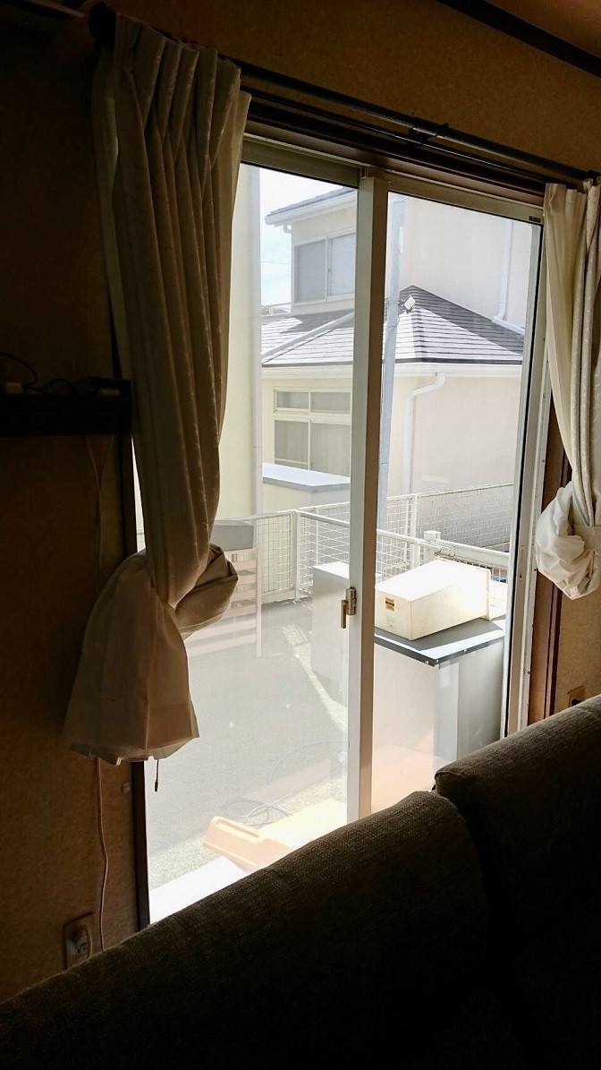 バンダイトーヨー住器の1dayリフォーム『LIXIL/リシェント勝手口ドア/内窓インプラス』同時工事‼の施工前の写真3