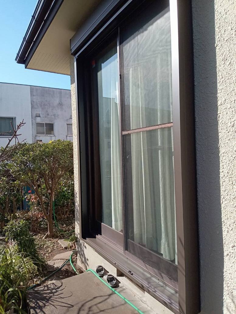バンダイトーヨー住器の新年幕明けスタートは勝手口ドア【リシェント】【リフォームシャッター】同時工事からになります!の施工後の写真2