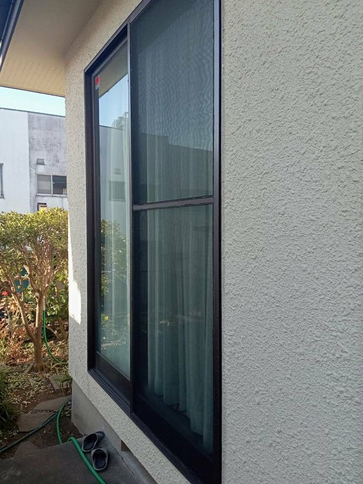バンダイトーヨー住器の新年幕明けスタートは勝手口ドア【リシェント】【リフォームシャッター】同時工事からになります!の施工前の写真2