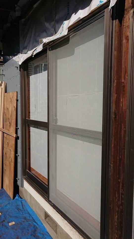 バンダイトーヨー住器の1dayリフォーム『LIXIL/リフォームシャッター』の施工前の写真2
