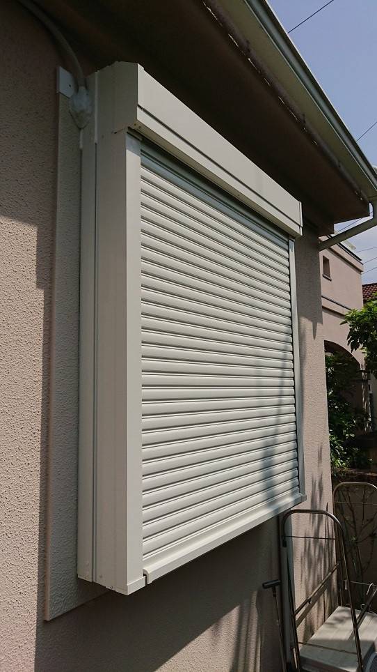バンダイトーヨー住器の1dayリフォーム『LIXIL/電動リフォームシャッター』の施工後の写真1