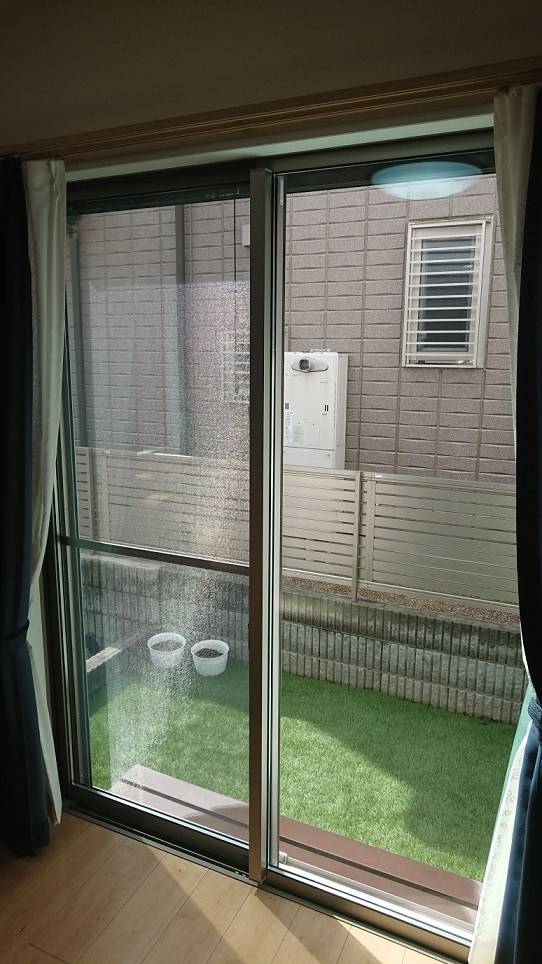 バンダイトーヨー住器の1dayリフォーム『LIXIL/内窓インプラス』の施工前の写真1
