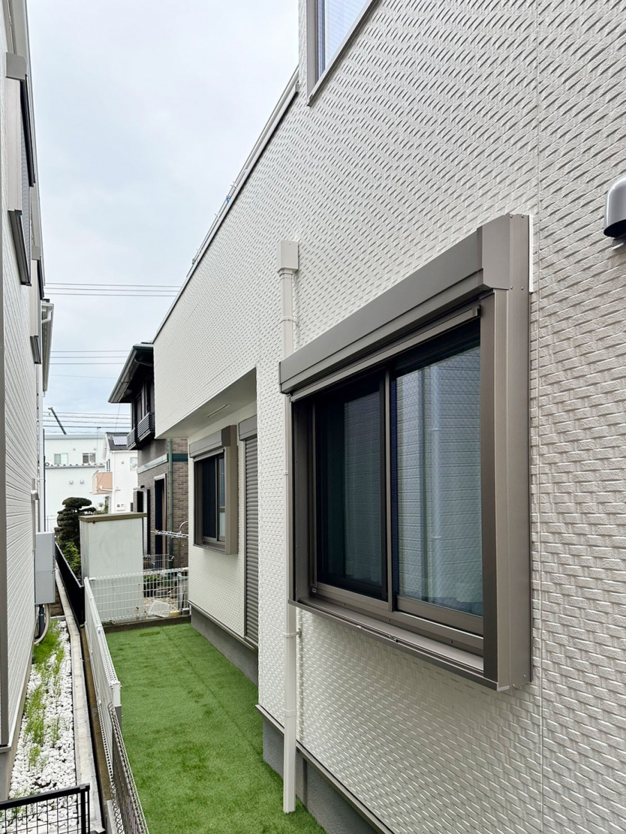バンダイトーヨー住器の1dayリフォーム 【LIXIL/リフォームシャッター】の施工後の写真1