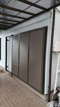 バンダイトーヨー住器のリフォーム雨戸(雨戸一筋)工事の施工後の写真1