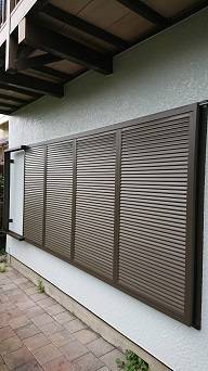 バンダイトーヨー住器のリフォーム雨戸(雨戸一筋)工事の施工後の写真2