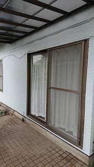 バンダイトーヨー住器のリフォーム雨戸(雨戸一筋)工事の施工前の写真1