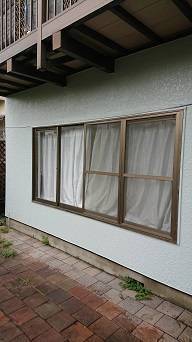 バンダイトーヨー住器のリフォーム雨戸(雨戸一筋)工事の施工前の写真2