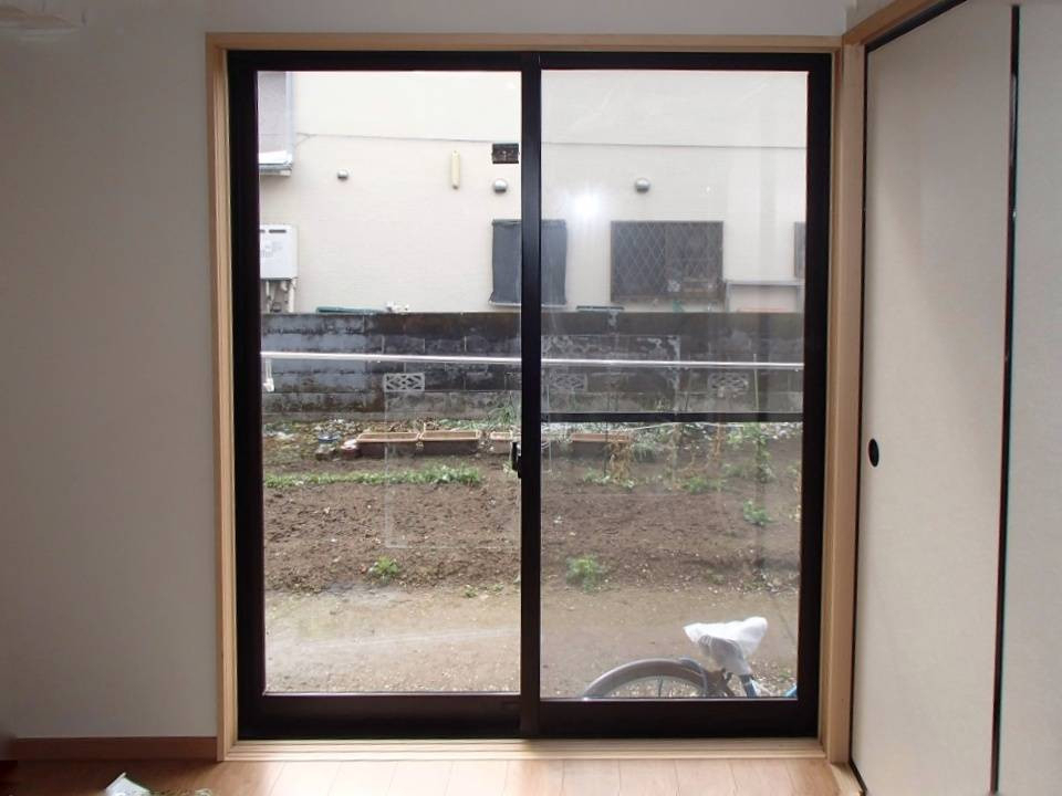 青梅トーヨー住器 青梅店のK様邸 窓リフォーム工事【インプラス】【青梅市】の施工前の写真1