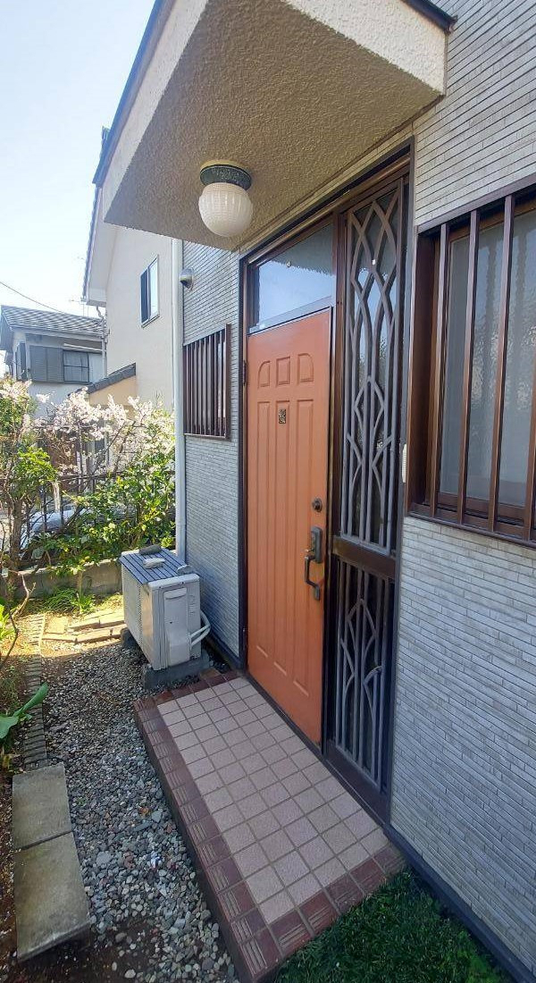 青梅トーヨー住器 青梅店のI様邸 ドアリフォーム工事【リシェント】【青梅市】の施工前の写真1