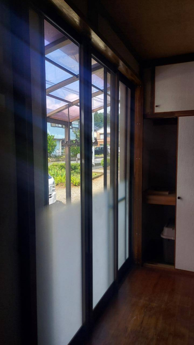 青梅トーヨー住器 青梅店のO様邸 窓リフォーム工事【インプラス】【飯能市】の施工前の写真2