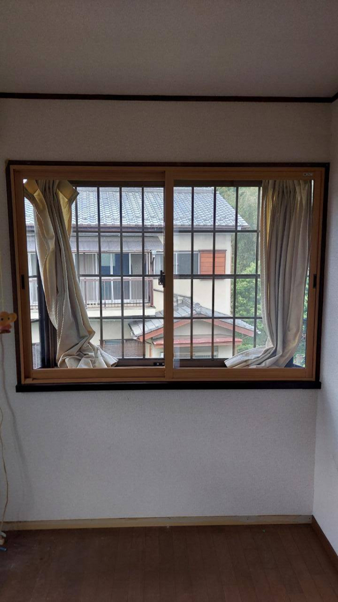 青梅トーヨー住器 青梅店のO様邸 窓リフォーム工事【インプラス】【飯能市】の施工後の写真1
