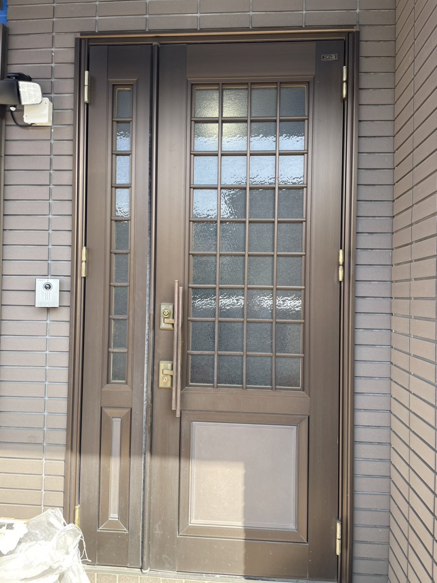 青梅トーヨー住器 青梅店のO様邸 ドアリフォーム工事【リシェント】【飯能市】の施工前の写真1