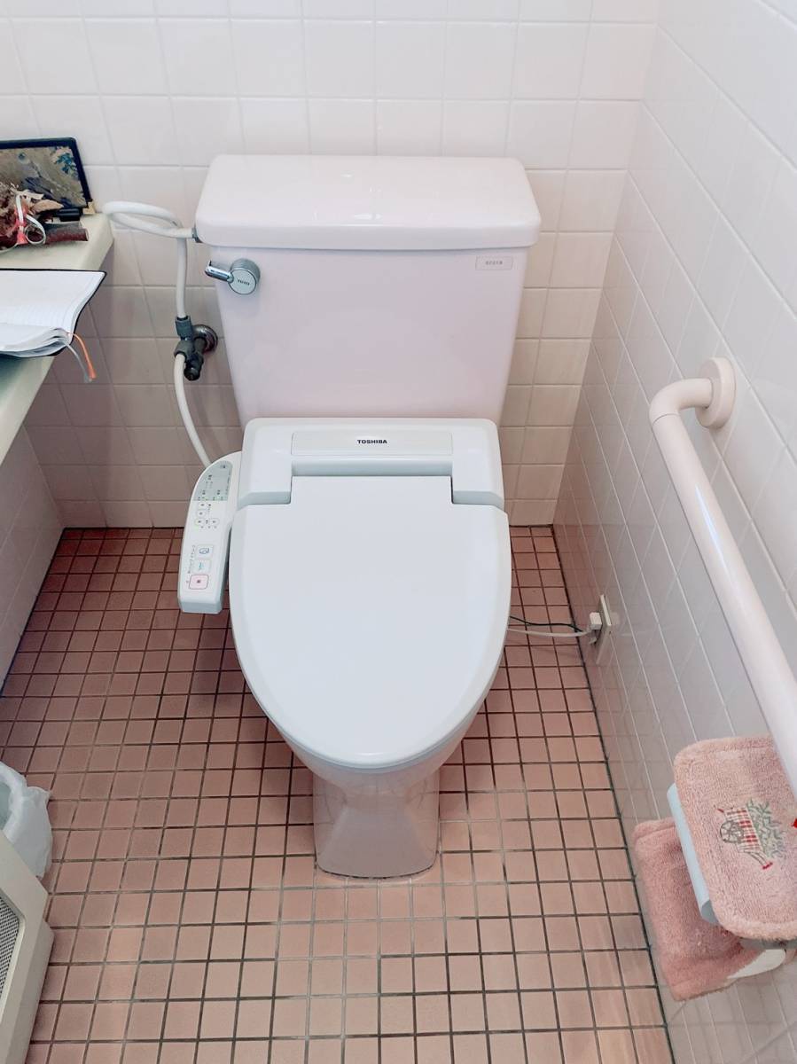 青梅トーヨー住器 青梅店の古くなったトイレを交換したい!の施工前の写真1