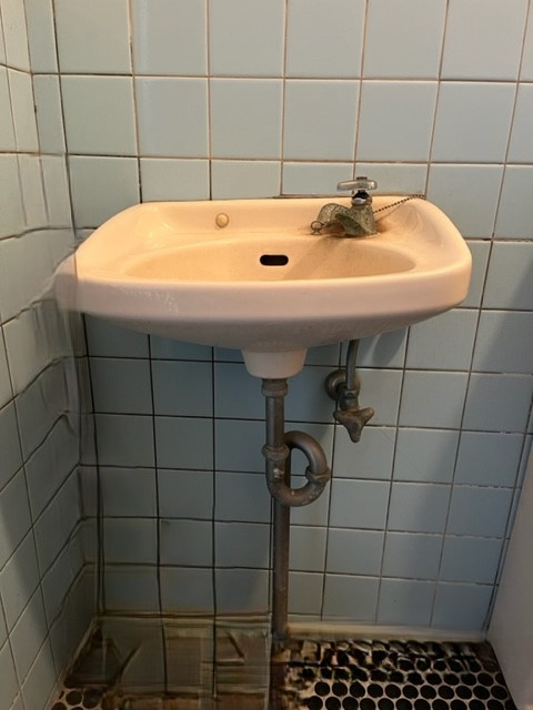 富士トーヨーのトイレが新しいと気分もUPしますね。の施工前の写真3