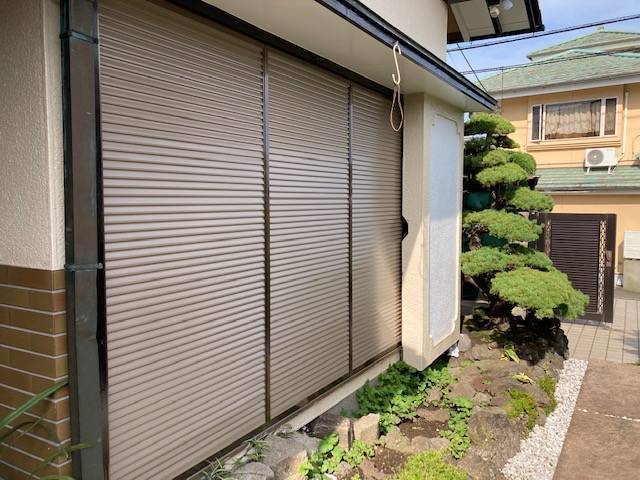 富士トーヨーの取替雨戸パネル工事の施工後の写真1