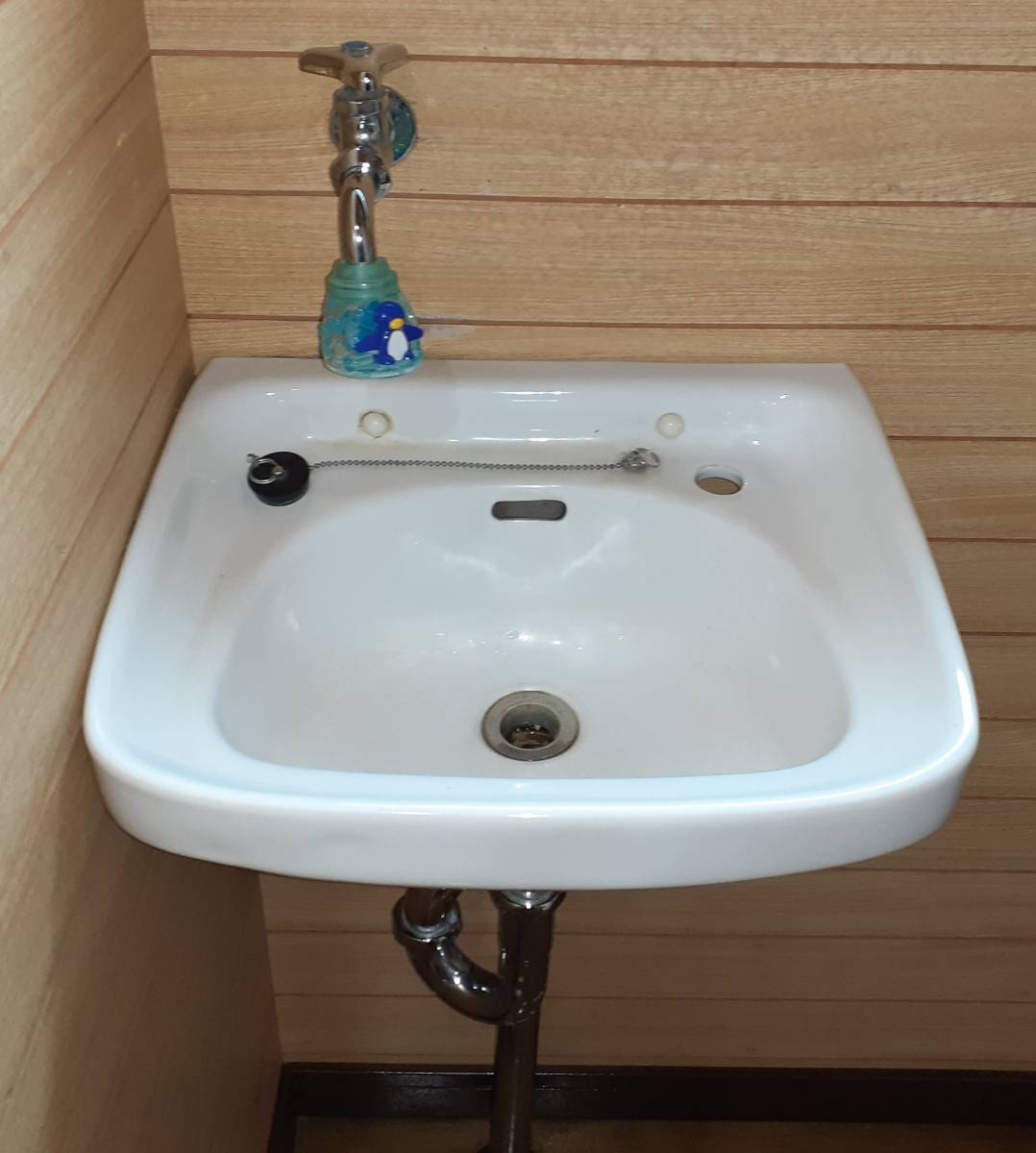 鎌田トーヨー住器の【弘前市】手洗い器 取り替えました✨の施工前の写真2