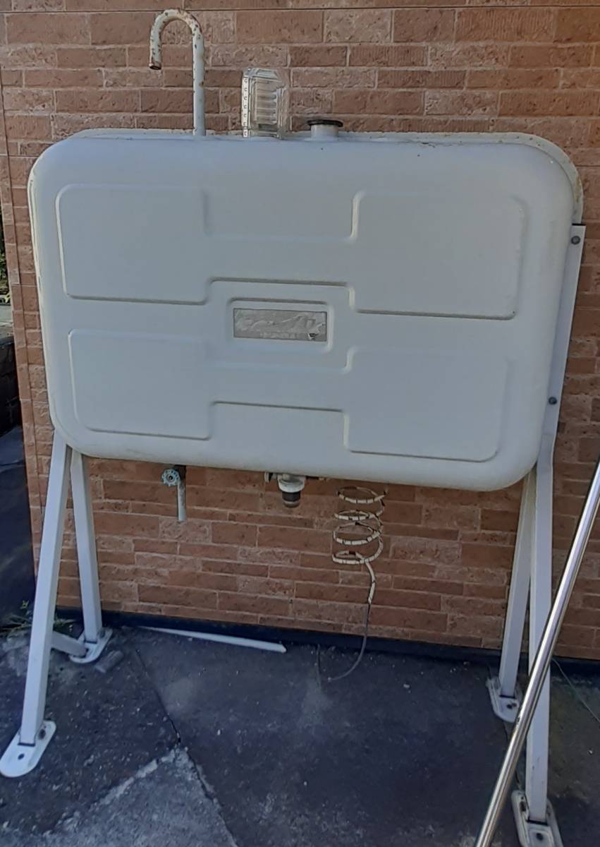 鎌田トーヨー住器のオイルタンクのサビが気になる!😥の施工前の写真1
