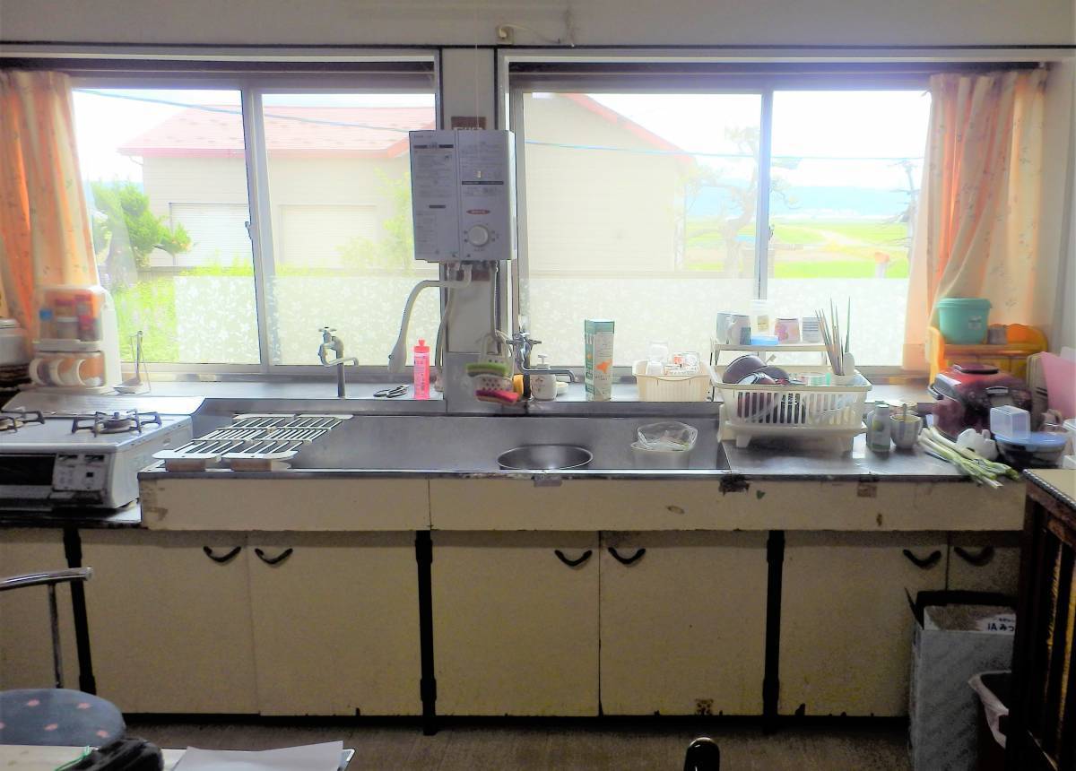鎌田トーヨー住器の【藤崎町】高さが合わない(>_<) キッチン取り替えました!の施工前の写真1