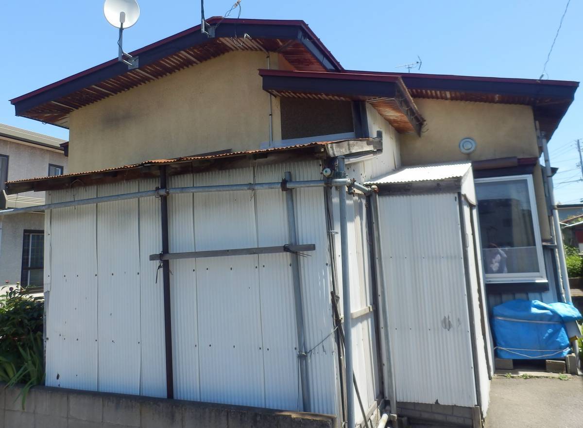 鎌田トーヨー住器の【青森市浪岡】さむ~い隙間風…☃ 風除室 取り付けました!の施工前の写真1