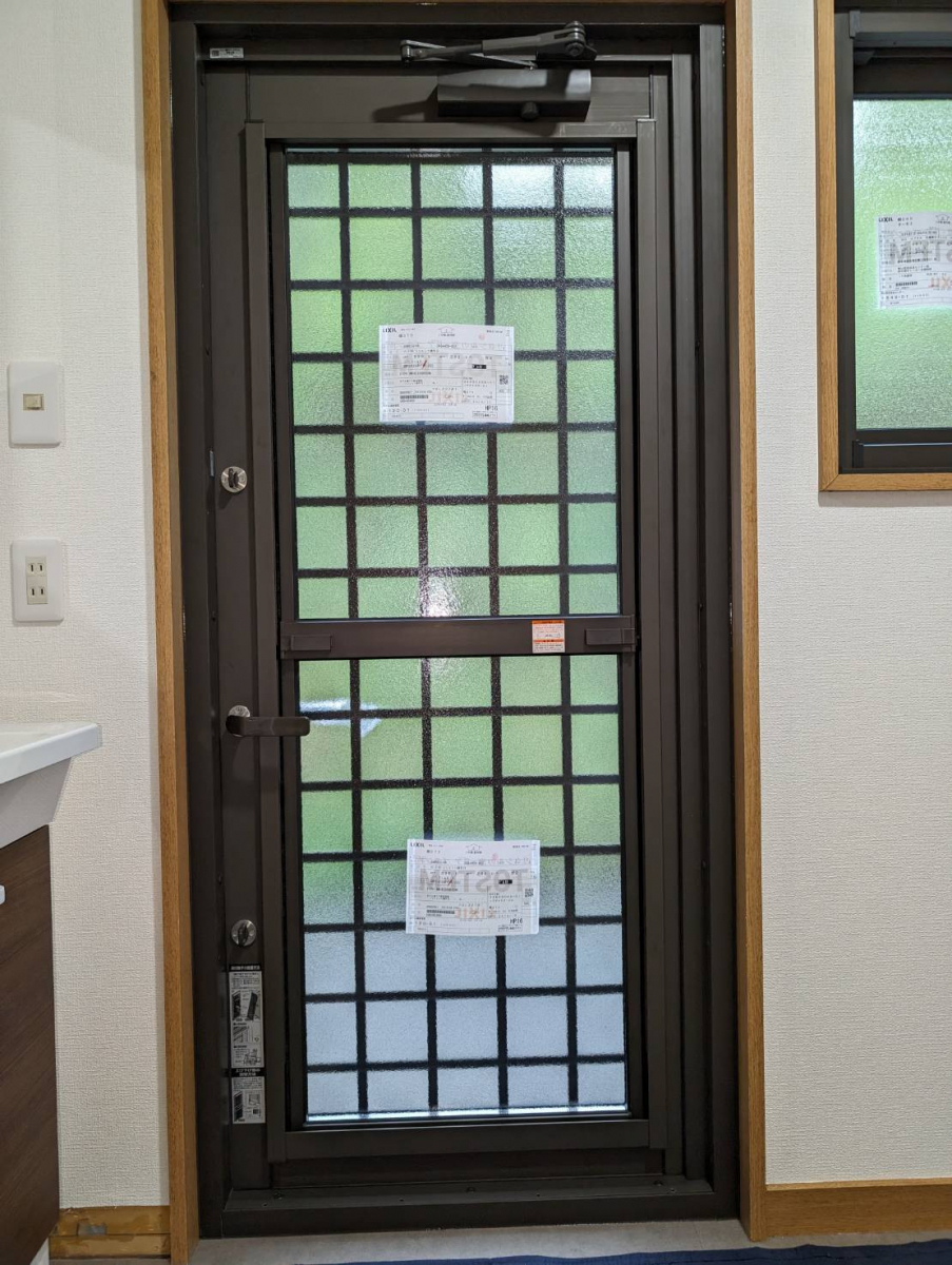 FGネクストの福山市 勝手口と小窓を交換しようの施工後の写真3