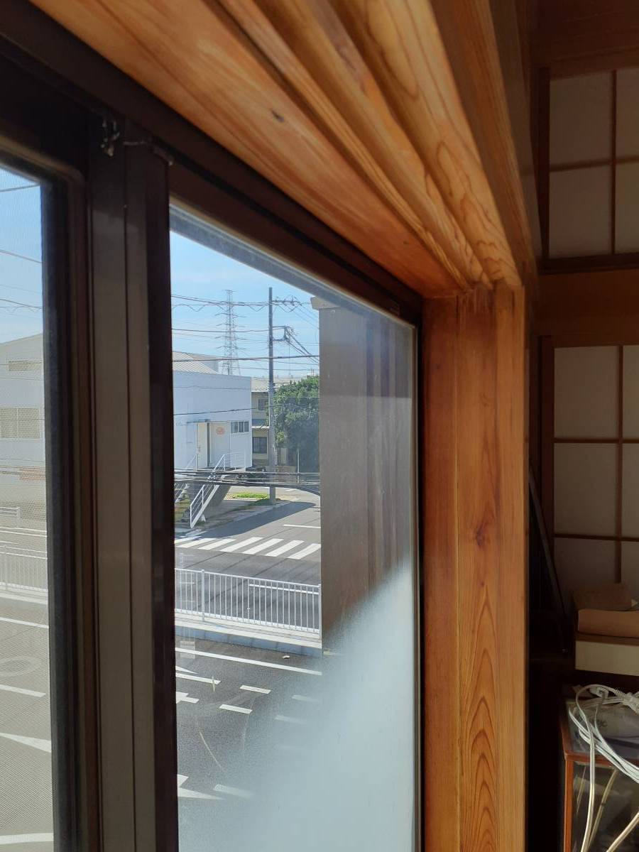山装 リニューアル事業部の【横浜市】やって納得の窓リフォーム 窓からの遮熱と防音対策 の施工前の写真2
