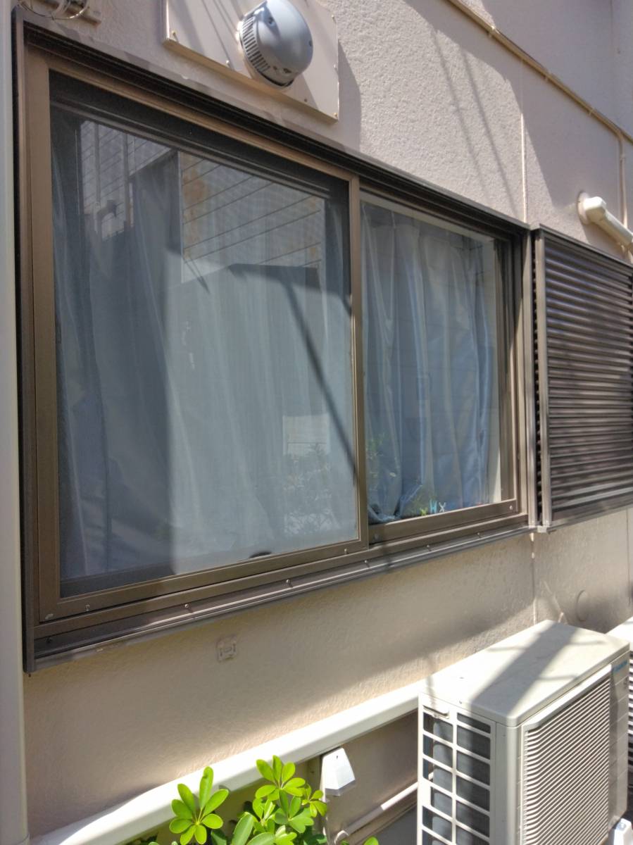 山装 リニューアル事業部の【横浜市-断熱窓工事】窓の交換はカバー工法で簡単に!の施工前の写真1